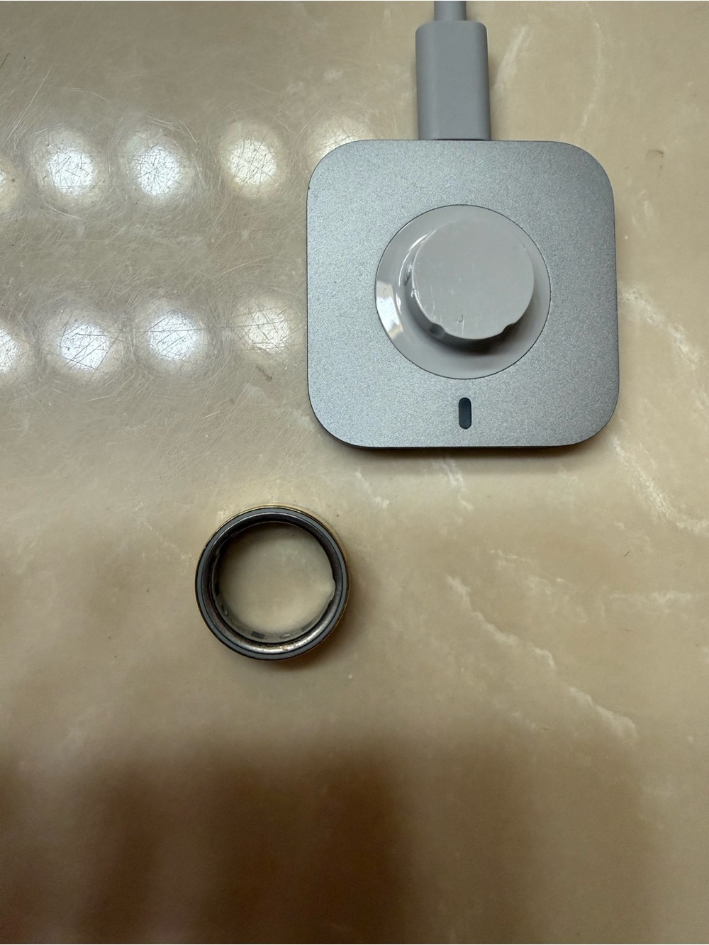 Oura smart ring. - Picture 2 of 3